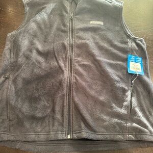 Columbia Charcoal Fleece Vest. Men’s Size Large. NWT.